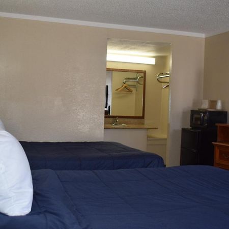 Knights Inn Farmington Hills Exteriör bild