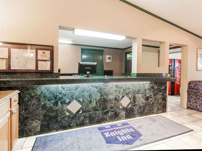 Knights Inn Farmington Hills Exteriör bild