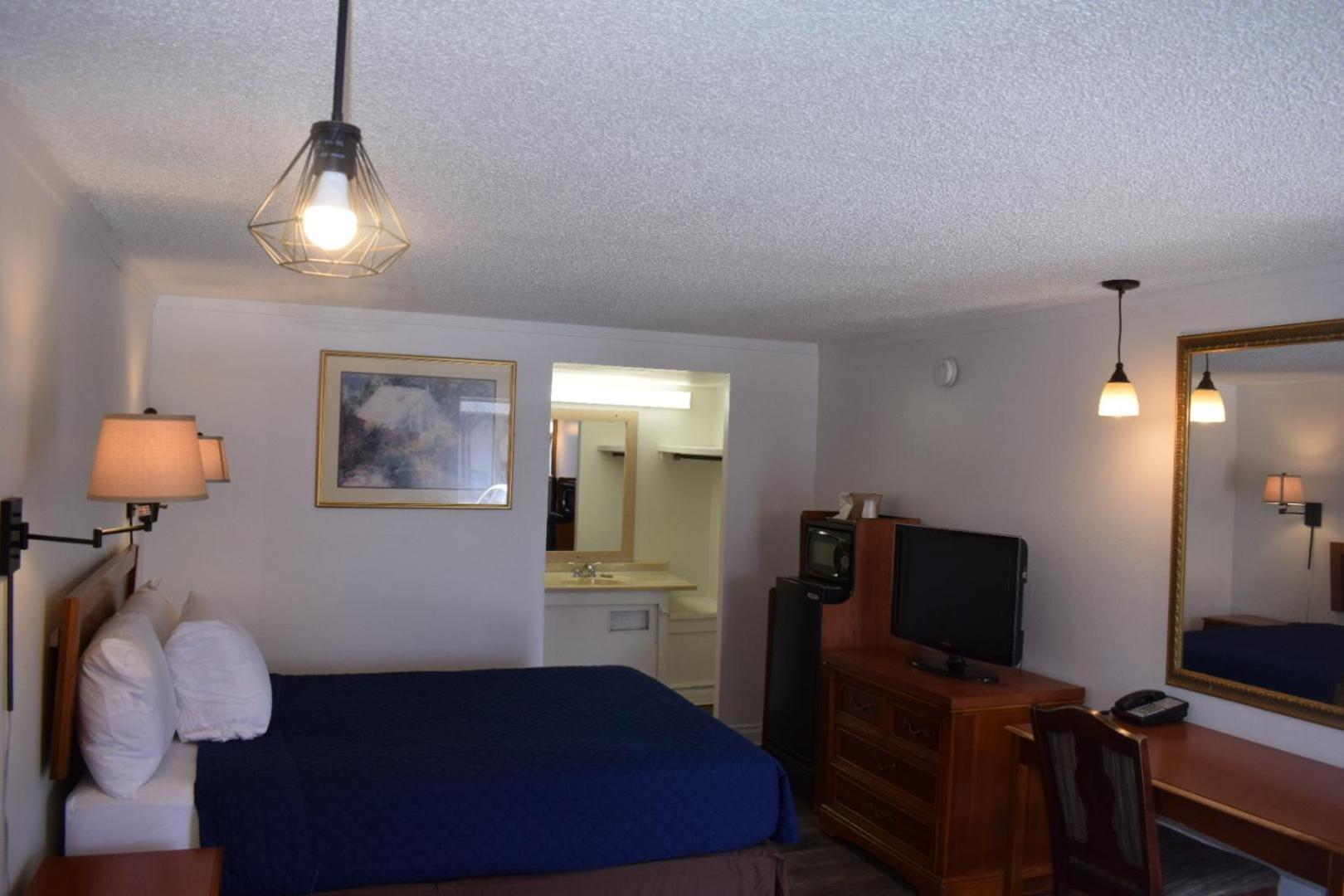 Knights Inn Farmington Hills Exteriör bild