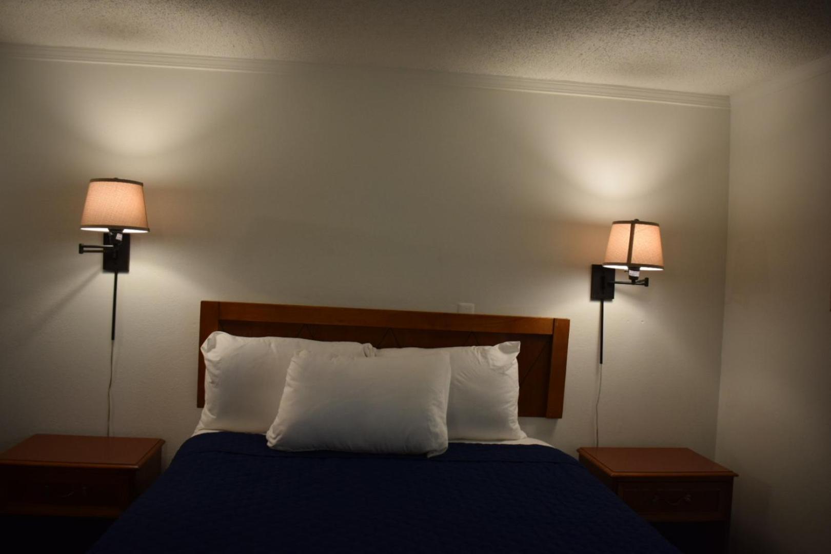 Knights Inn Farmington Hills Exteriör bild