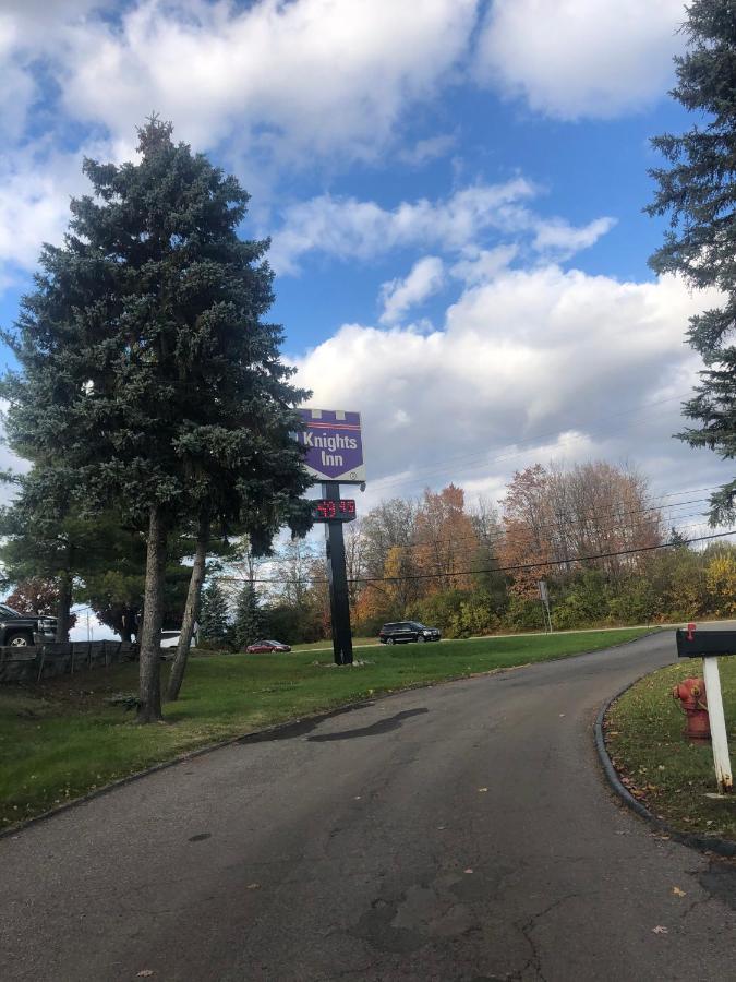Knights Inn Farmington Hills Exteriör bild